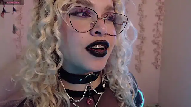 Haelycute online show from 04/23/26, 04:19