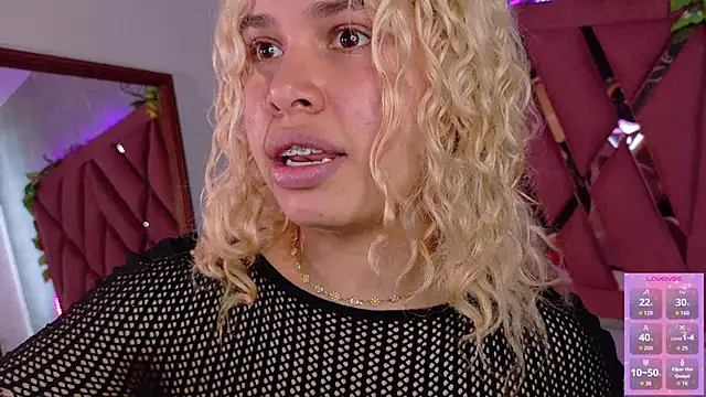 Haelycute online show from 11/26/25, 11:43