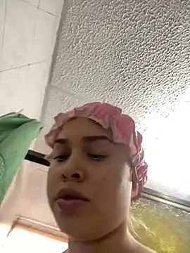 Haelycute online show from 10/22/25, 07:35