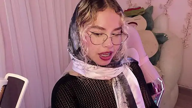 Haelycute online show from 05/30/26, 08:53