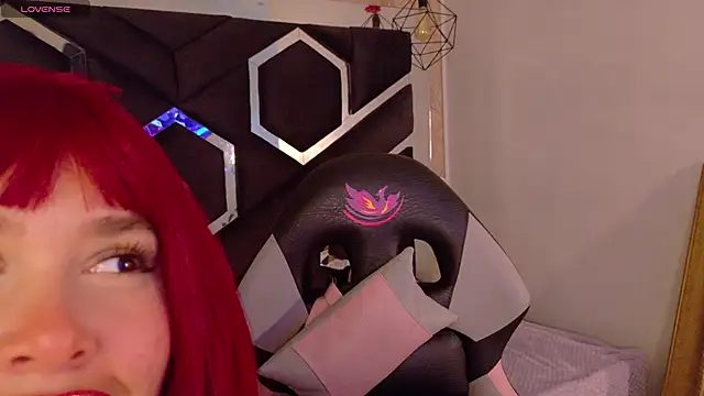 Haelycute online show from 11/09/25, 08:13