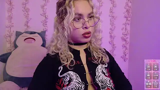 Haelycute online show from 03/26/26, 04:11