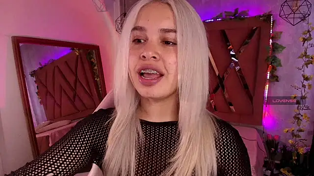 Haelycute online show from 09/10/25, 11:53