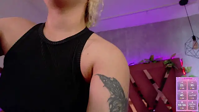 Haelycute online show from 11/28/25, 12:05