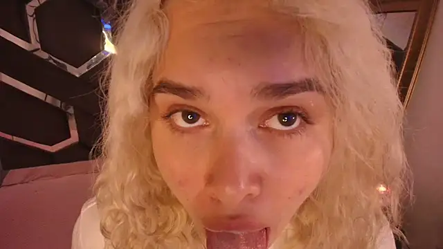 Haelycute online show from 10/05/25, 12:51