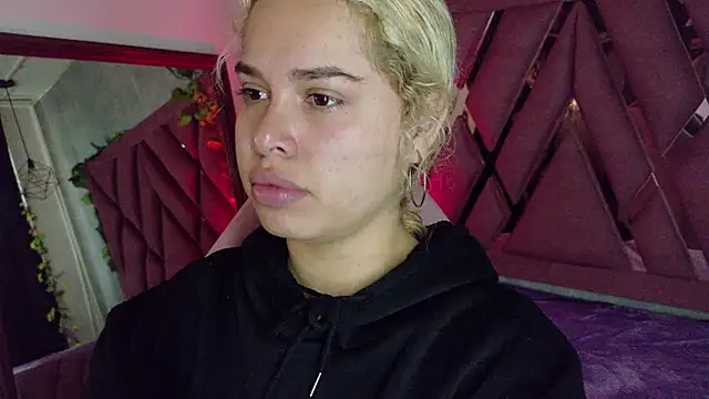 Haelycute online show from 02/11/26, 12:16