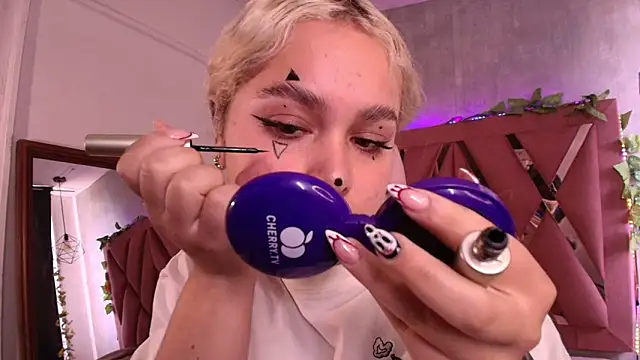 Haelycute online show from 10/06/25, 01:01