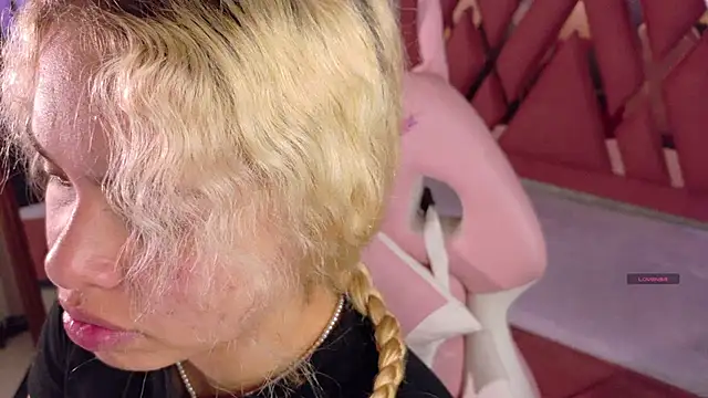 Haelycute online show from 12/03/25, 11:20