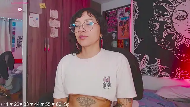 melissahowl online show from 11/10/25, 03:22