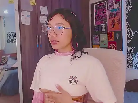 melissahowl online show from 11/05/25, 01:31