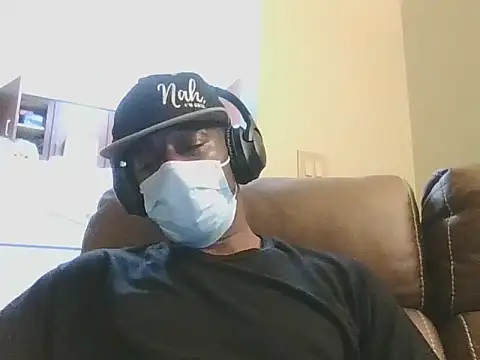 Snapshot of DreamvilleINC chatting on 09/28/25, 03:35 DreamvilleINC online show from 09/28/25, 03:35