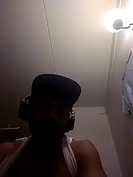 DreamvilleINC online show from 04/15/26, 03:12