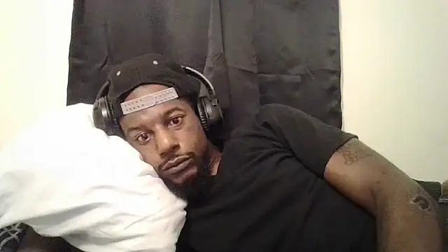 Snapshot of DreamvilleINC chatting on 09/09/25, 06:12 DreamvilleINC online show from 09/09/25, 06:12