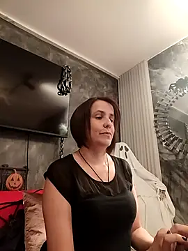 Snapshot of IsisBlake chatting on 10/17/25, 05:37 IsisBlake online show from 10/17/25, 05:37