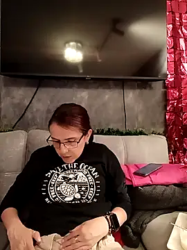 Snapshot of IsisBlake chatting on 01/05/26, 08:34 IsisBlake online show from 01/05/26, 08:34