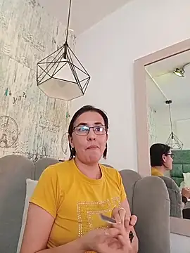 Snapshot of IsisBlake chatting on 02/03/26, 06:40 IsisBlake online show from 02/03/26, 06:40