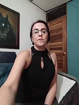 Snapshot of IsisBlake chatting on 05/06/26, 11:42 IsisBlake online show from 05/06/26, 11:42