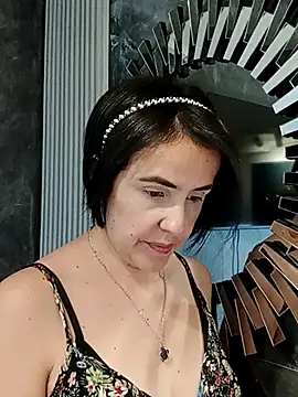 Snapshot of IsisBlake chatting on 03/22/25, 03:20 IsisBlake online show from 03/22/25, 03:20