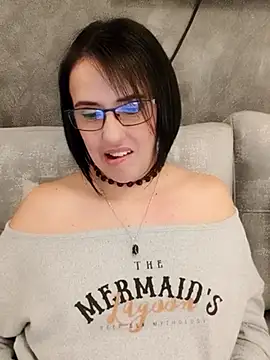Snapshot of IsisBlake chatting on 02/26/25, 02:41 IsisBlake online show from 02/26/25, 02:41