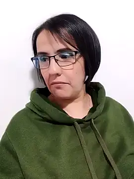 Snapshot of IsisBlake chatting on 03/18/25, 03:23 IsisBlake online show from 03/18/25, 03:23