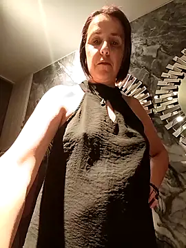 IsisBlake online show from 11/06/25, 01:04