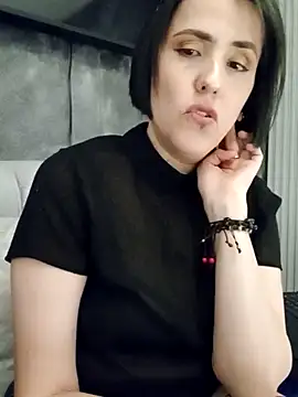 Snapshot of IsisBlake chatting on 03/13/25, 03:39 IsisBlake online show from 03/13/25, 03:39