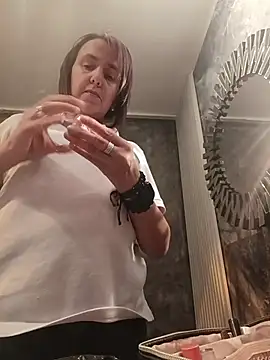 Snapshot of IsisBlake chatting on 02/11/26, 03:01 IsisBlake online show from 02/11/26, 03:01