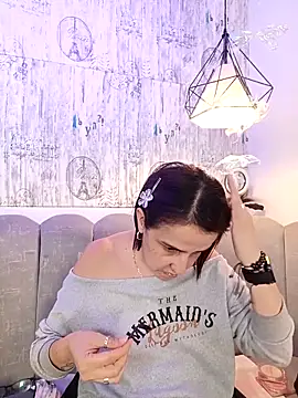 IsisBlake online show from 11/24/25, 06:41