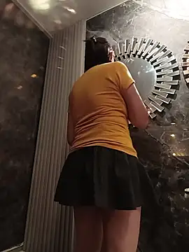 Snapshot of IsisBlake chatting on 02/02/26, 09:03 IsisBlake online show from 02/02/26, 09:03