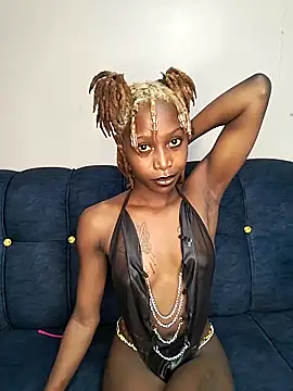 Snapshot of Sexyvyee_ chatting on 03/18/25, 06:28 Sexyvyee  online show from 03/18/25, 06:28