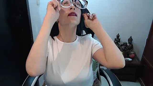 Snapshot of AnasstaciaEvans chatting on 03/04/26, 02:19 AnasstaciaEvans online show from 03/04/26, 02:19