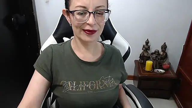 Snapshot of AnasstaciaEvans chatting on 02/03/26, 02:32 AnasstaciaEvans online show from 02/03/26, 02:32