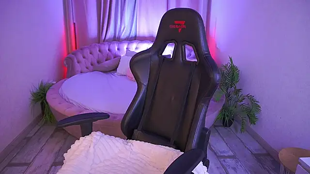 Mille Joy online show from 11/17/25, 01:15