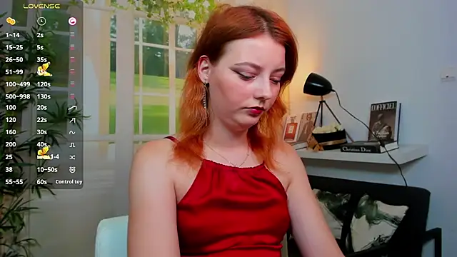 Snapshot of pretty_little_thing chatting on 10/06/25, 12:28 pretty little thing online show from 10/06/25, 12:28