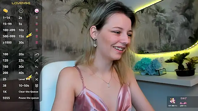 Snapshot of pretty_little_thing chatting on 01/15/25, 07:12 pretty little thing online show from 01/15/25, 07:12