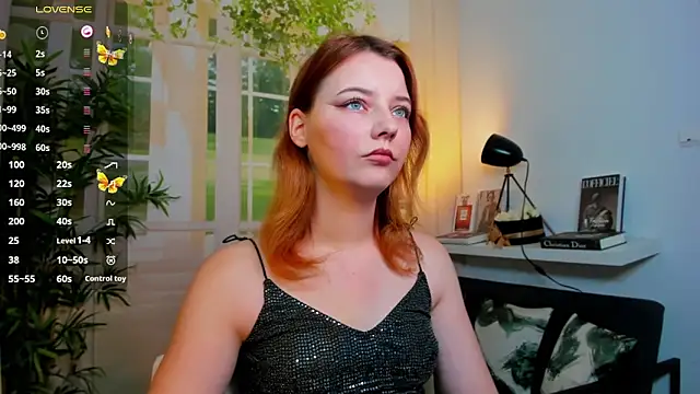 Snapshot of pretty_little_thing chatting on 10/30/25, 03:53 pretty little thing online show from 10/30/25, 03:53