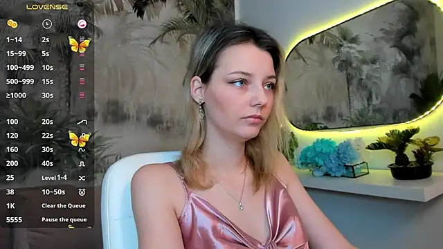 Snapshot of pretty_little_thing chatting on 01/15/25, 04:11 pretty little thing online show from 01/15/25, 04:11