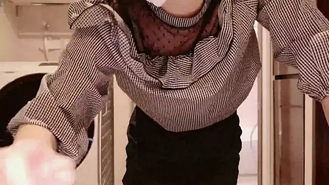 Mia--meow online show from 01/15/25, 04:21