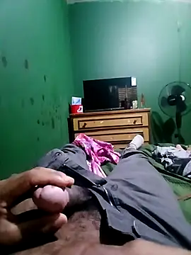 Snapshot of morenogts69 chatting on 10/29/25, 02:16 morenogts69 online show from 10/29/25, 02:16