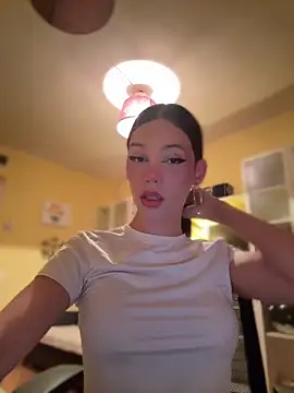 Snapshot of Carlita_cute chatting on 11/13/25, 10:35 Carlita cute online show from 11/13/25, 10:35