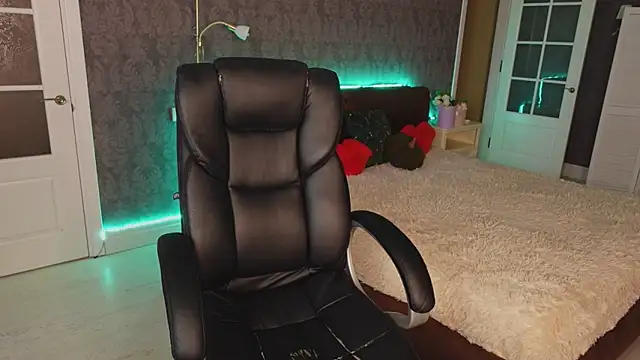 Snapshot of Daniela_Kitty_ chatting on 10/14/25, 07:53 Daniela Kitty  online show from 10/14/25, 07:53