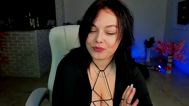 Daniela Kitty  online show from 11/28/25, 10:04