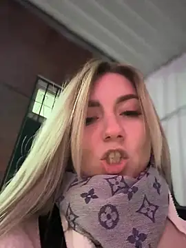 Snapshot of Crazy-Rosa chatting on 01/30/25, 02:47 Crazy-Rosa online show from 01/30/25, 02:47