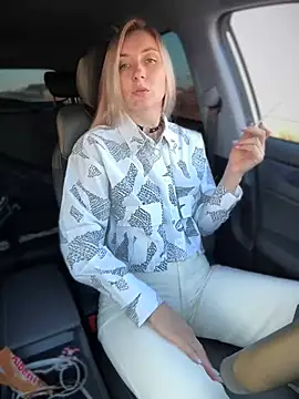 Snapshot of Crazy-Rosa chatting on 02/23/25, 11:55 Crazy-Rosa online show from 02/23/25, 11:55