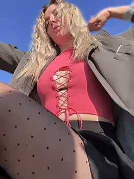 Snapshot of Crazy-Rosa chatting on 09/14/25, 03:29 Crazy-Rosa online show from 09/14/25, 03:29