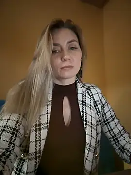 Snapshot of Crazy-Rosa chatting on 02/14/25, 03:58 Crazy-Rosa online show from 02/14/25, 03:58