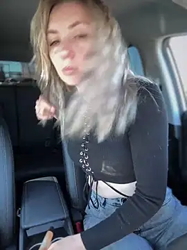 Snapshot of Crazy-Rosa chatting on 03/18/25, 04:40 Crazy-Rosa online show from 03/18/25, 04:40