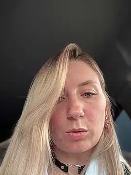 Snapshot of Crazy-Rosa chatting on 03/07/25, 11:40 Crazy-Rosa online show from 03/07/25, 11:40