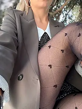 Snapshot of Crazy-Rosa chatting on 09/15/25, 06:36 Crazy-Rosa online show from 09/15/25, 06:36