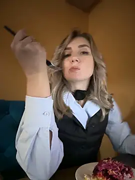 Snapshot of Crazy-Rosa chatting on 01/31/25, 02:49 Crazy-Rosa online show from 01/31/25, 02:49